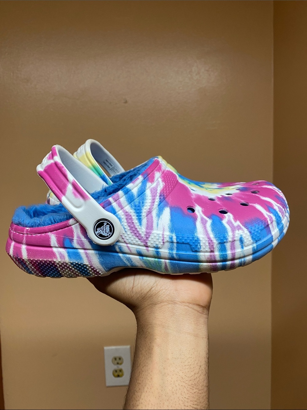 Crocs Classic Comfort Faux Fur Lined Tie Dye Clogs Size 7
